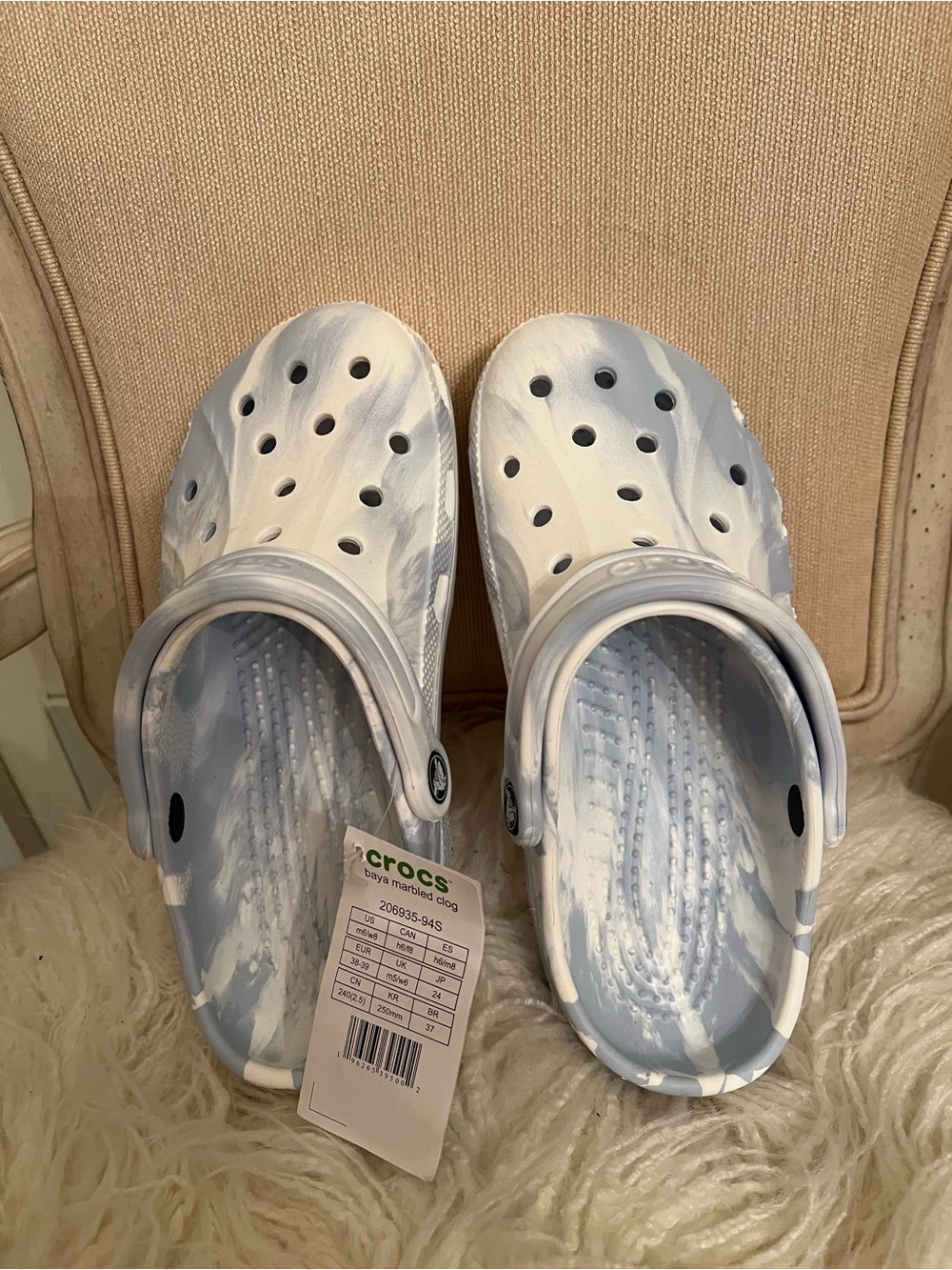 CROCS Womens Classic Clog in White and Light Blue Marble